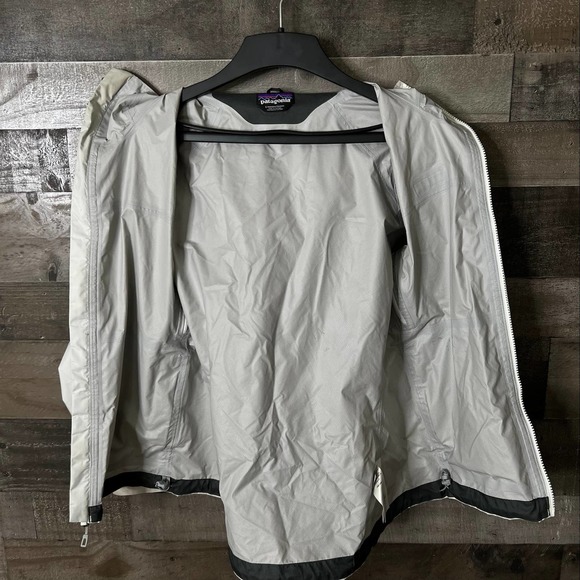 SOLD Patagonia Torrentshell H2NO Rain Jacket Small - Picture 5 of 5